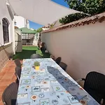 Mi Casita En Con Piscina Comunitaria Y Barbacoa Privada Holiday home