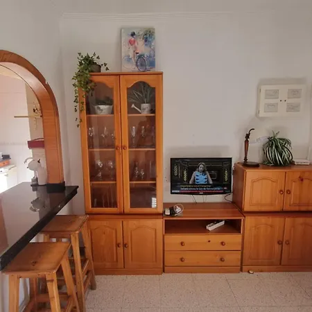 Mi Casita En Con Piscina Comunitaria Y Barbacoa Privada Hébergement de vacances Torrevieja