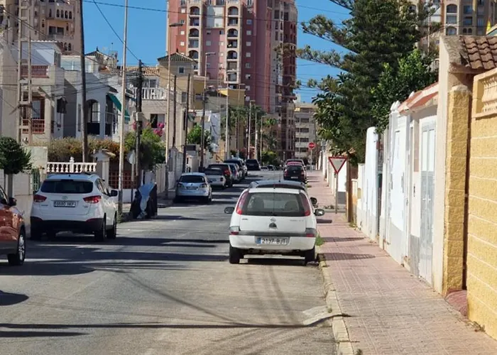 Mi Casita En Con Piscina Comunitaria Y Barbacoa Privada * Torrevieja